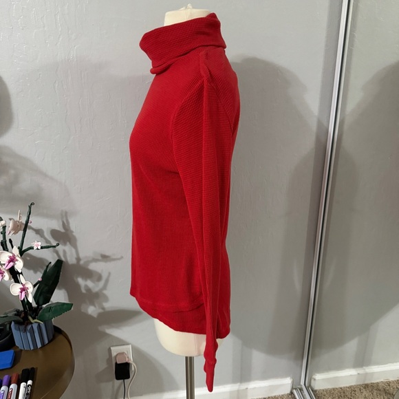 Eddie Bauer Red Thermal Turtleneck - Picture 2 of 7